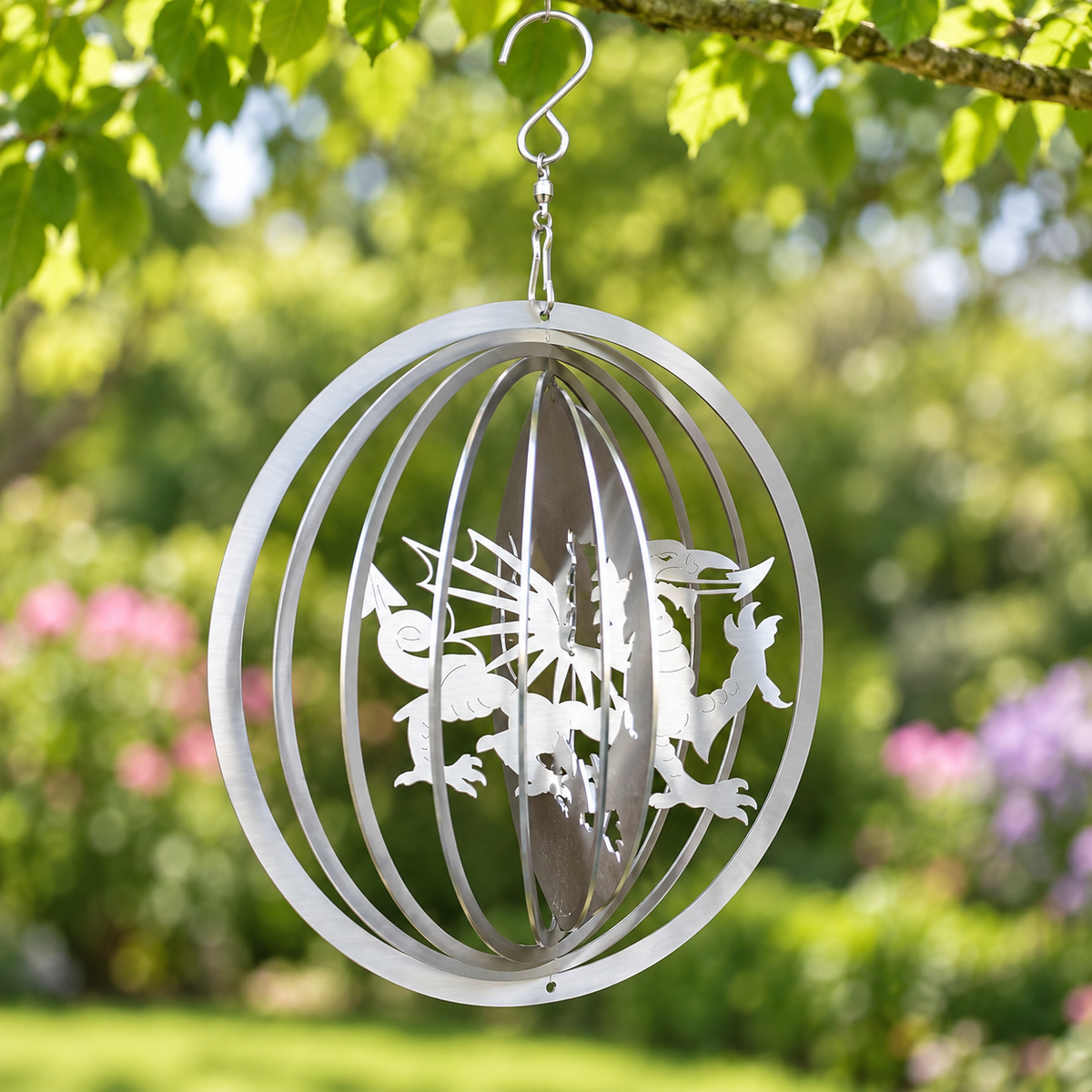 Art Decor Produktbild final 2026-09-24 | K012 | Edelstahl-Windspiel Walischdrachen, Ø 20 cm