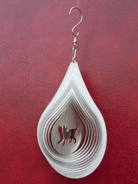 ES-Windspiel Katze laufend