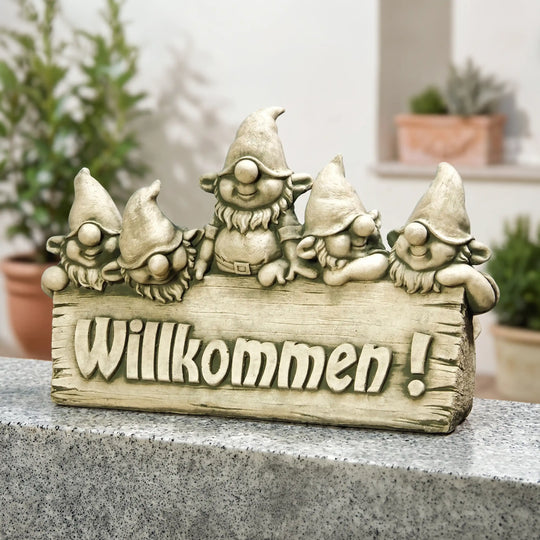 Steinguss-Figuren: Willkommen-Schild mit Zwergen