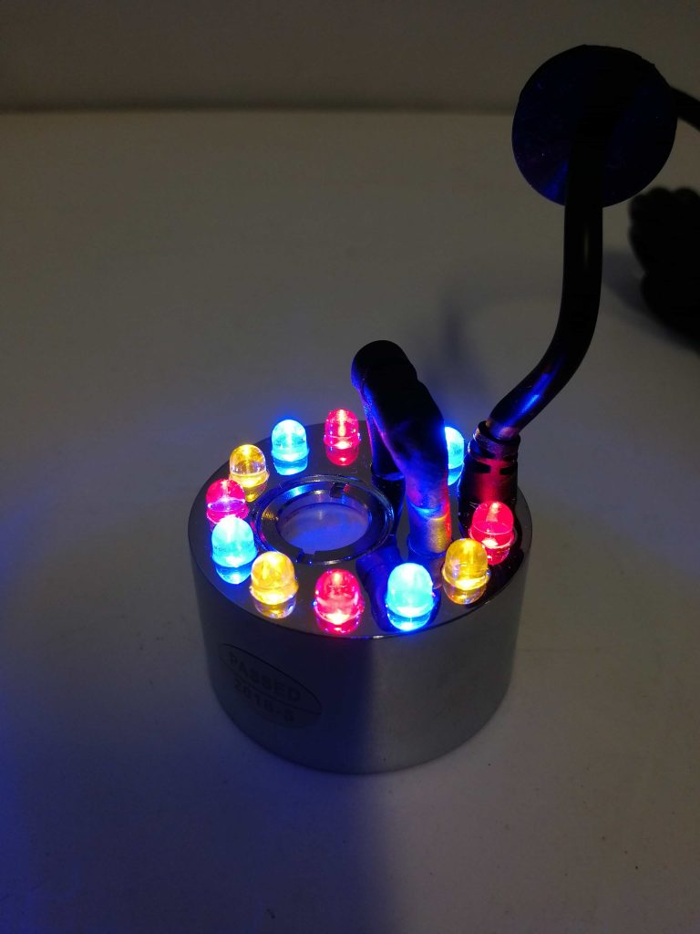 Nebler mit steuerbaren LED-Wechsellicht inkl. Indoor-Trafo