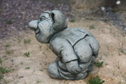 Steinguss Deko Gartenfigur Troll mit heruntergelassener Hose