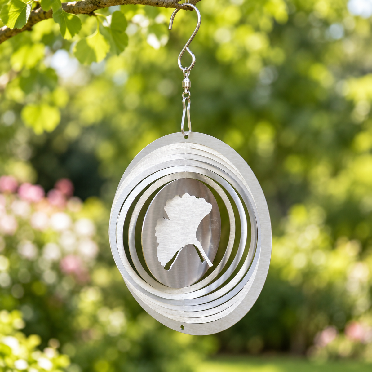 Art Decor Produktbild final 2026-09-24 | KS004 | Edelstahl-Windspiel Kreis Ginkgo, Ø 13 cm
